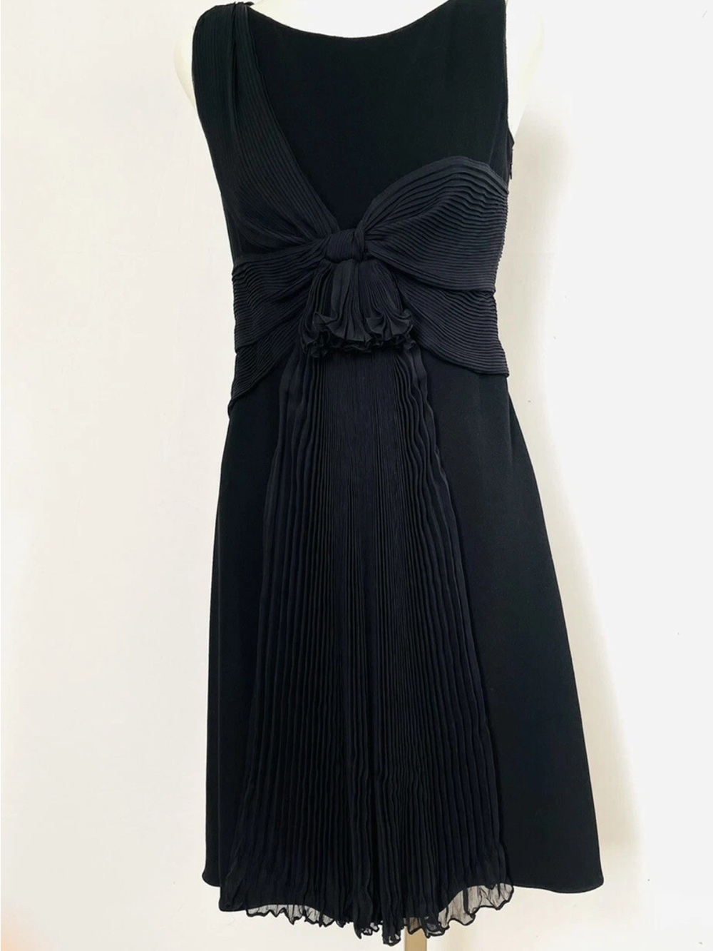 Prada Elegant Black Sleeveless Pleated Bow-Accent Dress Sz 40